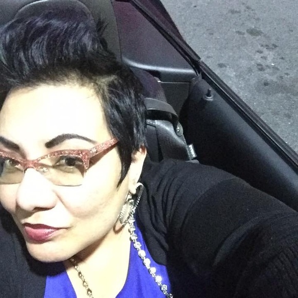 Hi! I’m Jo! Meet Your Posher! Xo - Picture 5 of 8